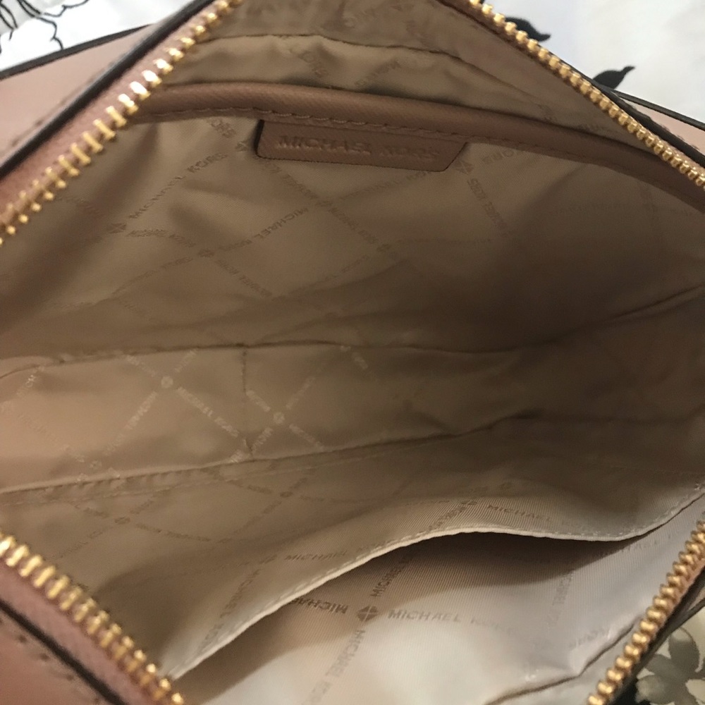 Michael Kors Jet Set Large Fawn Crossbody Bag - Picture 8 of 8